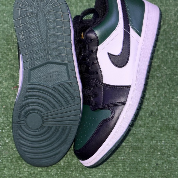Air Jordan 1 low “ green toe” size 8.5 - Picture 1 of 7